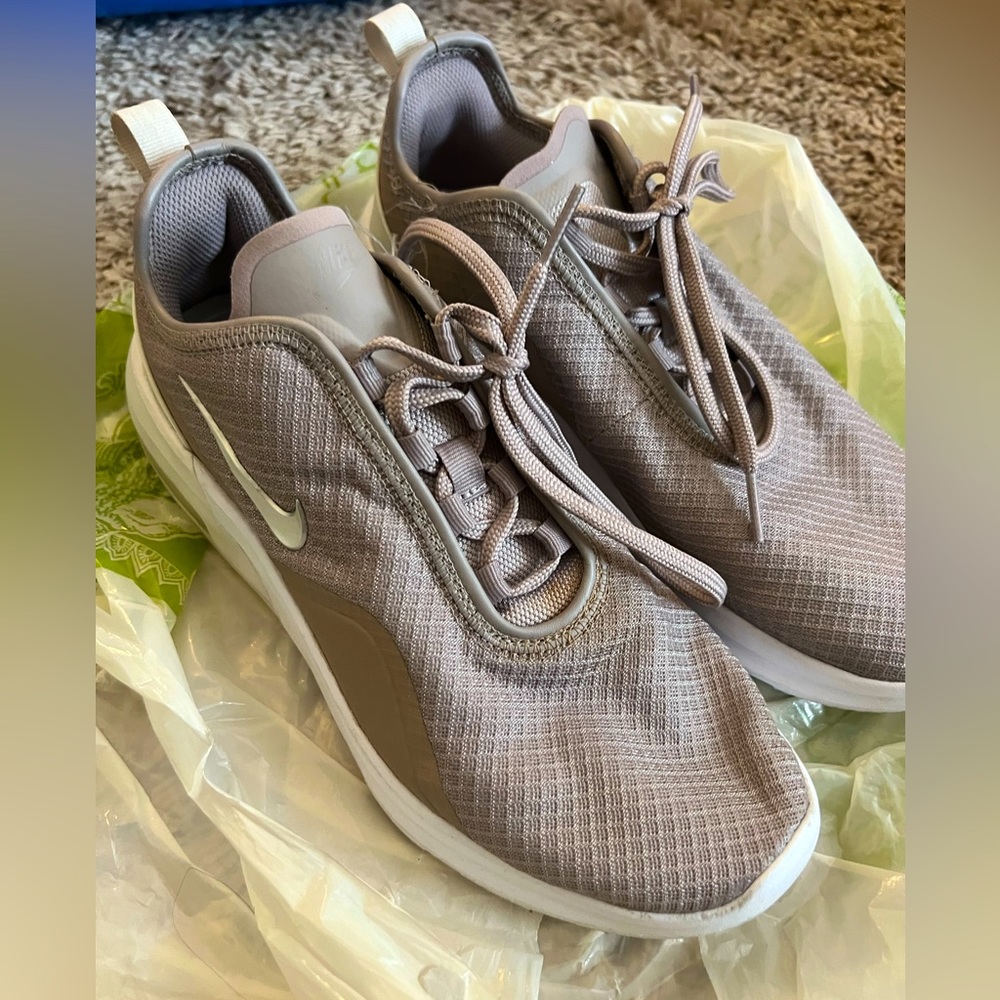 Mauve Grey Purple Nike Shoes 8.5